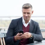 businessman sur son téléphone portable